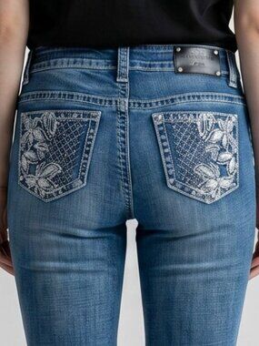 Live Hard Bling Bootcut Jeans Women’s size 10 Embellished Western Cowgirl